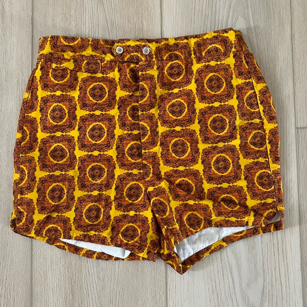 Vintage 60s Men's Floral Pattern Shorts Size Small